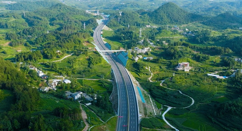 贵阳至金沙高速公路建成通车车程由原来的2小时缩短到1小时左右