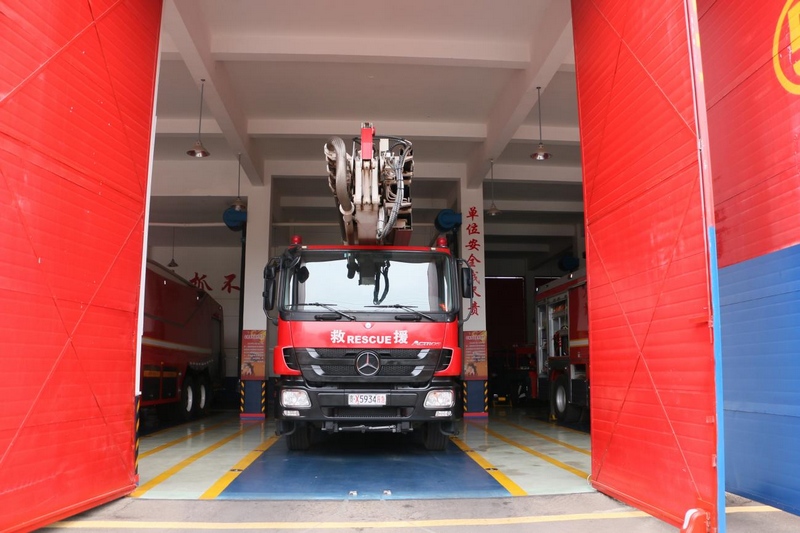 消防救援车。