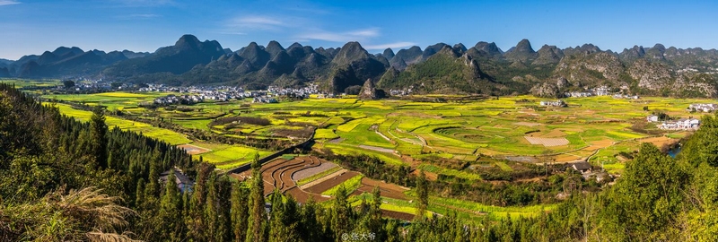 兴义万峰林。