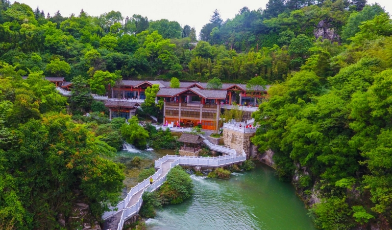 天河潭景区。
