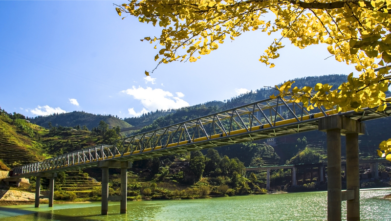 管道跨越羅細河。貴陽輸油氣分公司供圖