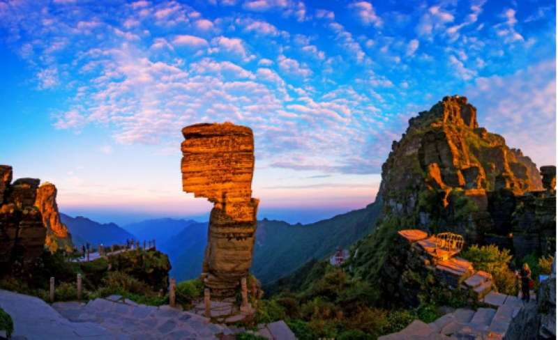 铜仁梵净山。