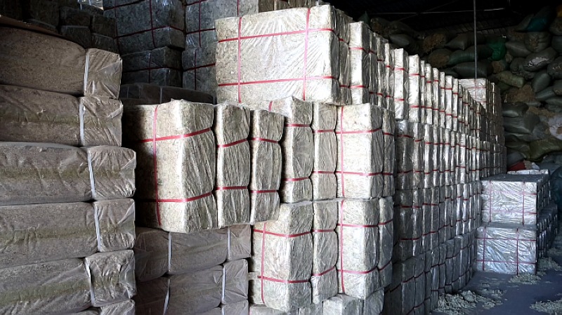 貨物倉庫。