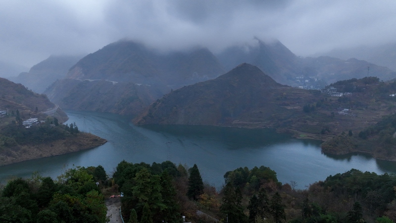 2023年11月30日在贵州省毕节市赫章县罗州镇拍摄的赫章县河口水库（无人机照片）。