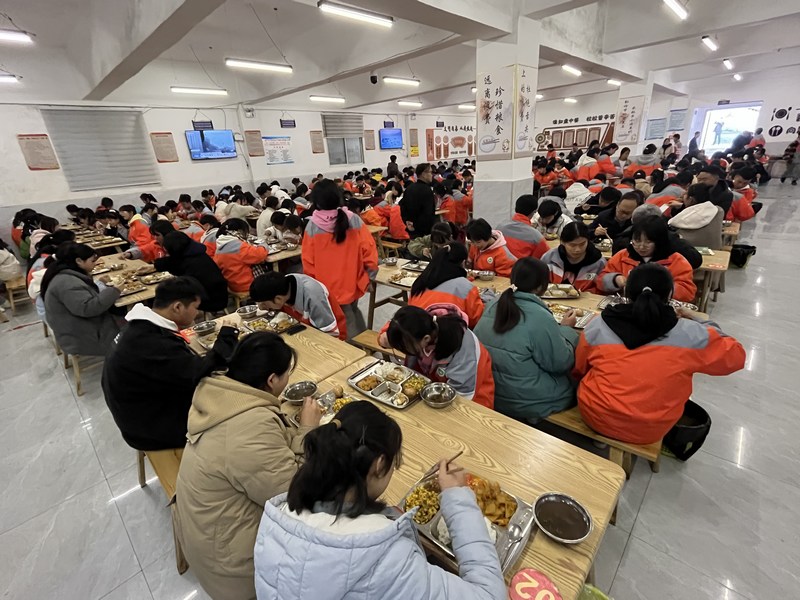 七星关区专项整治学生餐 让学生舒心让家长放心(图2)