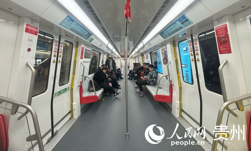 12月16日，貴陽軌道交通3號線正式通車。人民網記者 高華攝