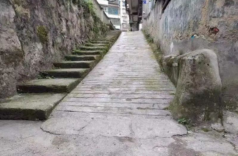 圖片(1)改造前的觀水巷9號院。