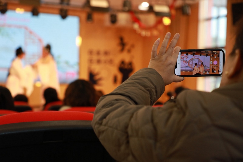 越剧表演。
