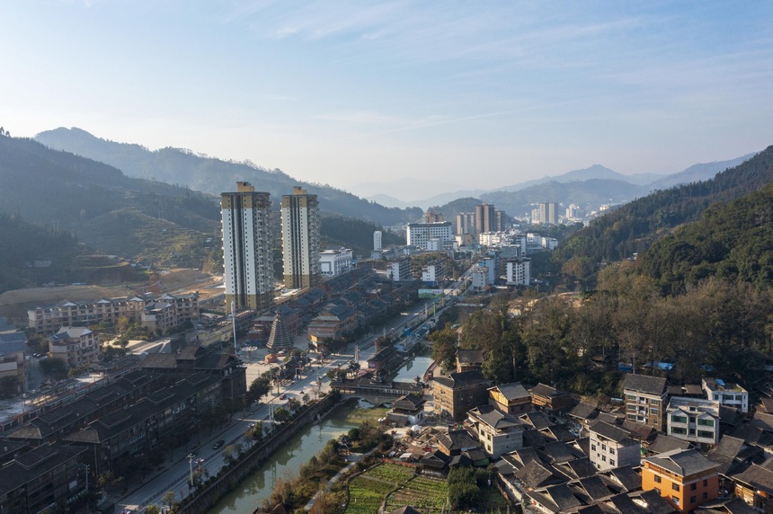 2023年12月25日，貴州省從江縣縣城一景（無人機照片）。