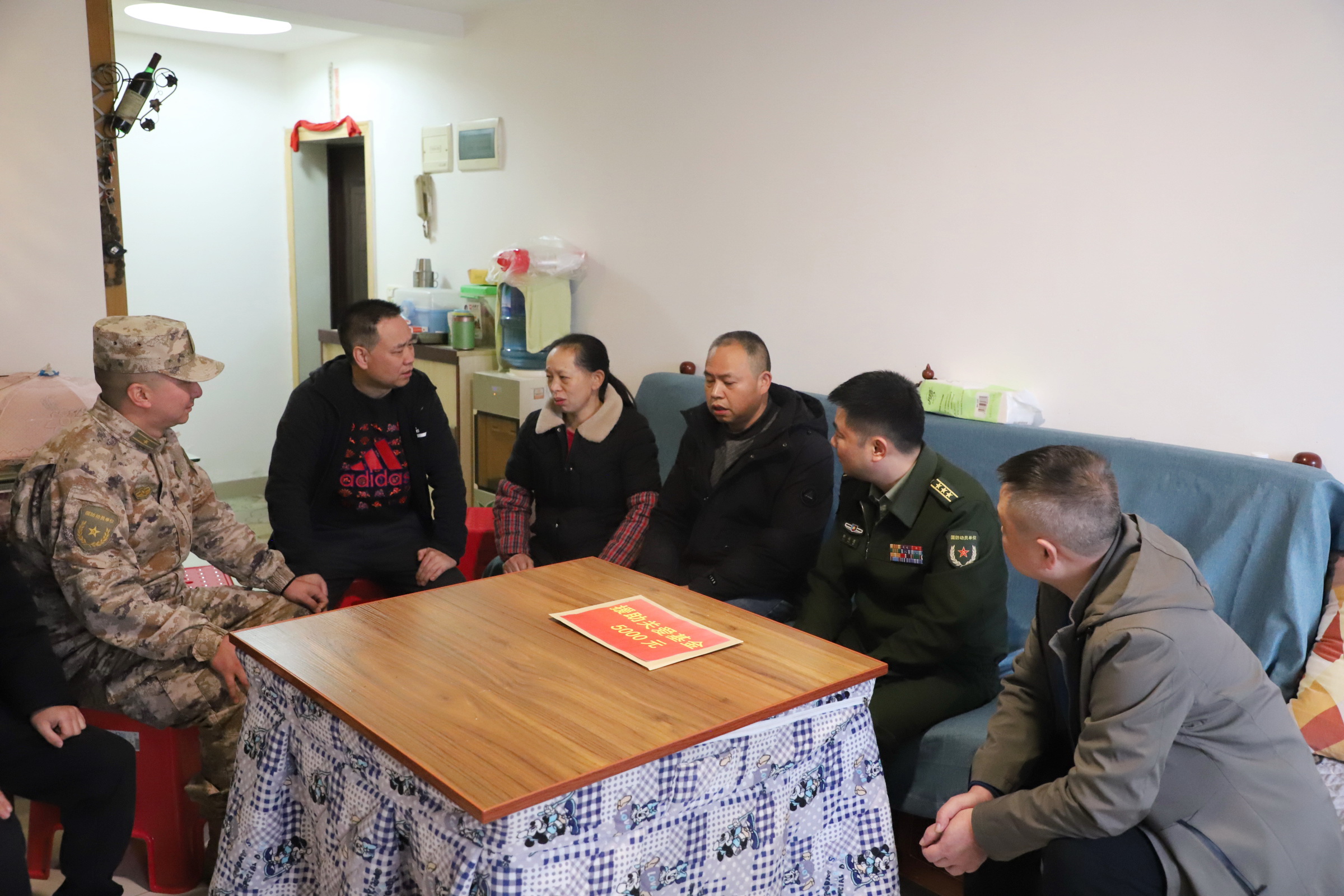 南明区人武部：情系现役军人家属 援助关爱暖人心。