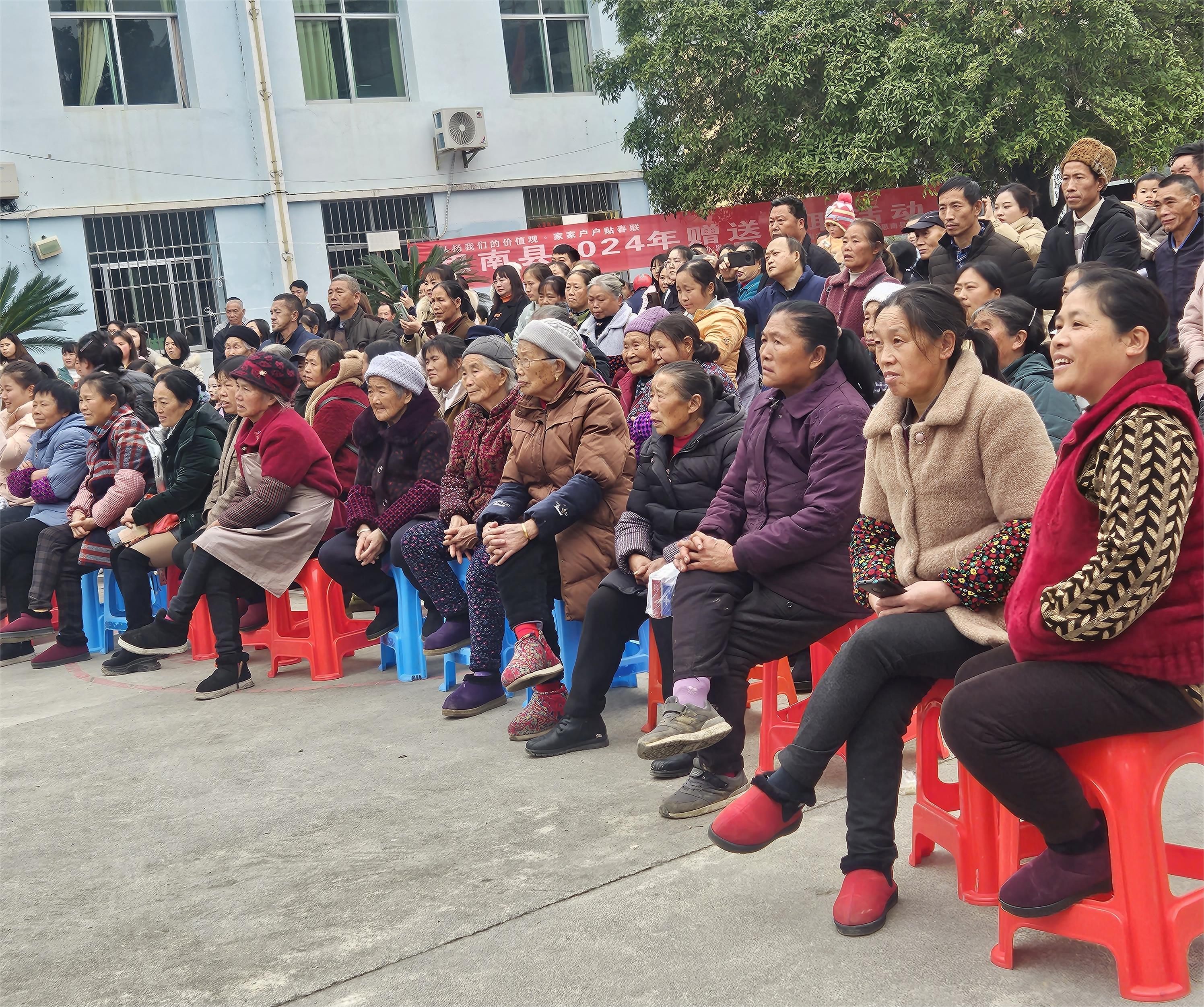 活动现场热闹非凡。雷娜娜摄