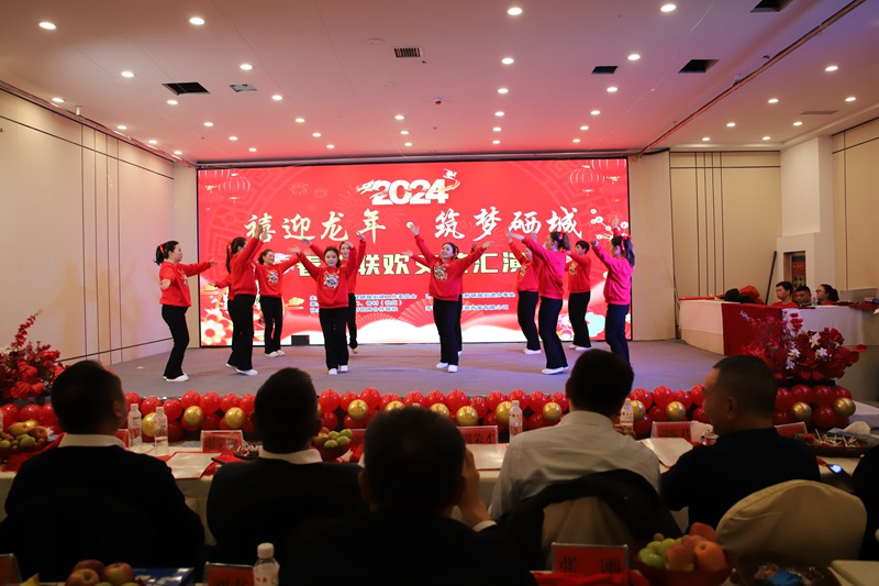 街道春晚现场。