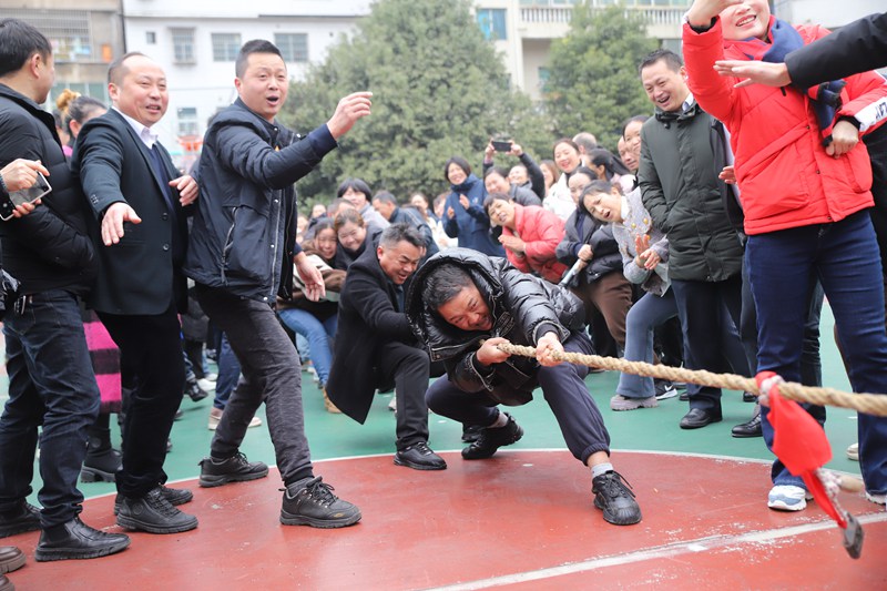 街道趣味运动会现场。