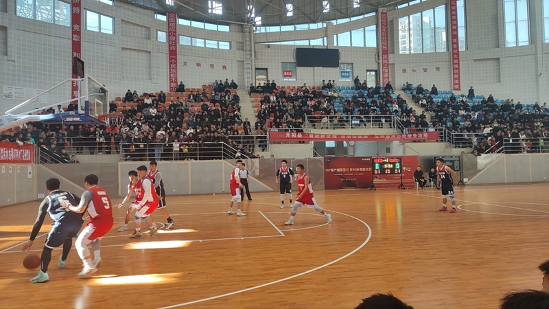 开阳县2024年春节篮球赛现场。