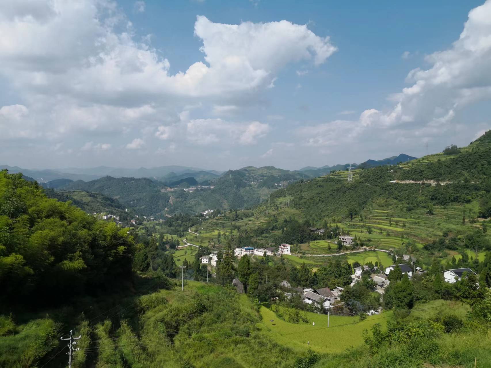 公平村村貌。