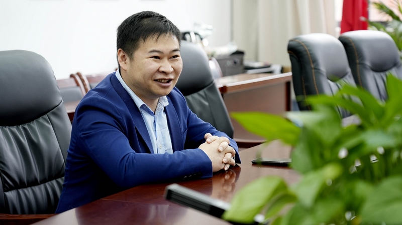 貴州南凡半導體科技有限公司總經理江濤接受採訪。楊洪金攝