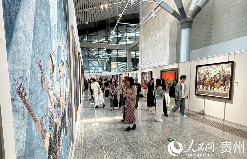 展覽設於貴州空港藝術中心。人民網記者高華攝