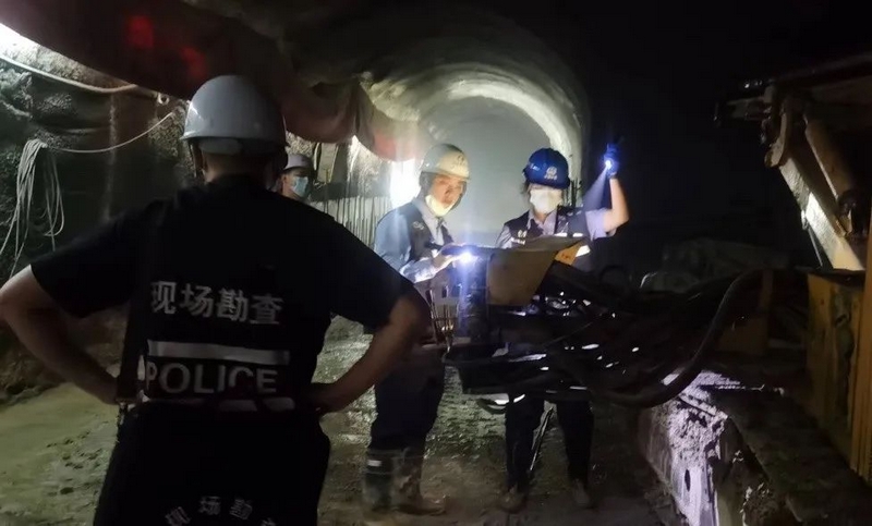劉齡文意在現勘工作現場。