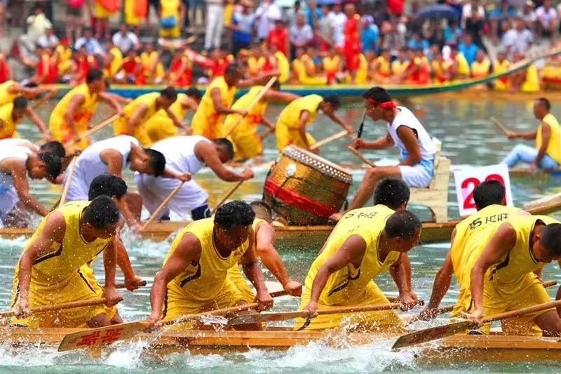  The scene of the previous dragon boat race.