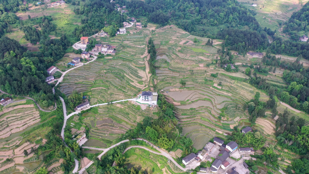 坭坝乡南天门村。