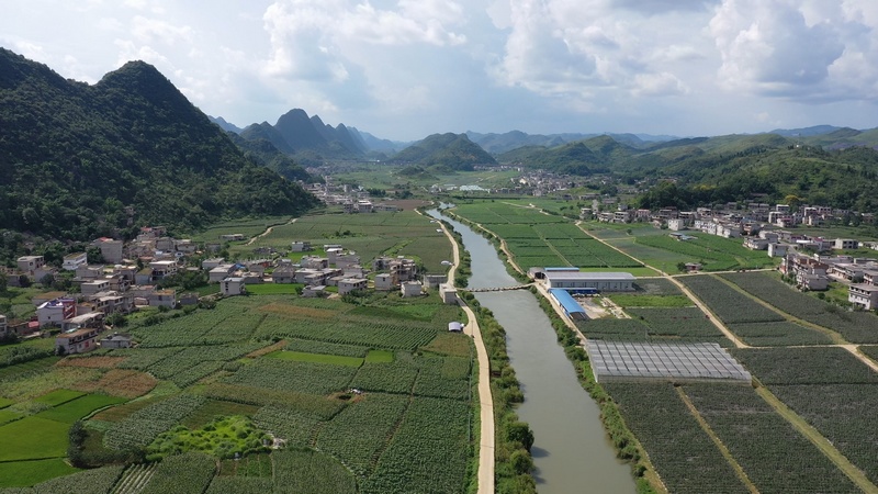 扁担山镇坝区。