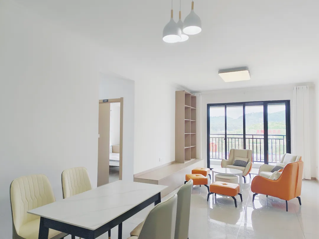 贵阳综合保税区首批人才保障性租赁住房建成投用。