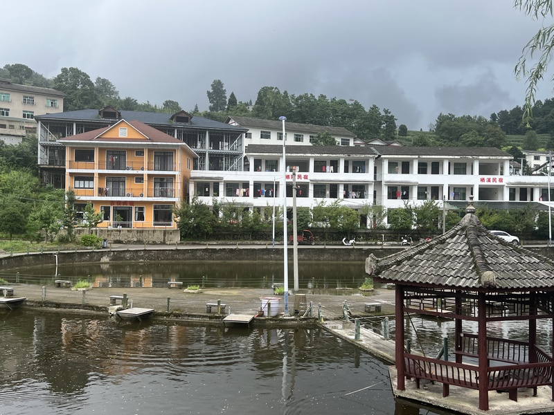 双流镇三合村。