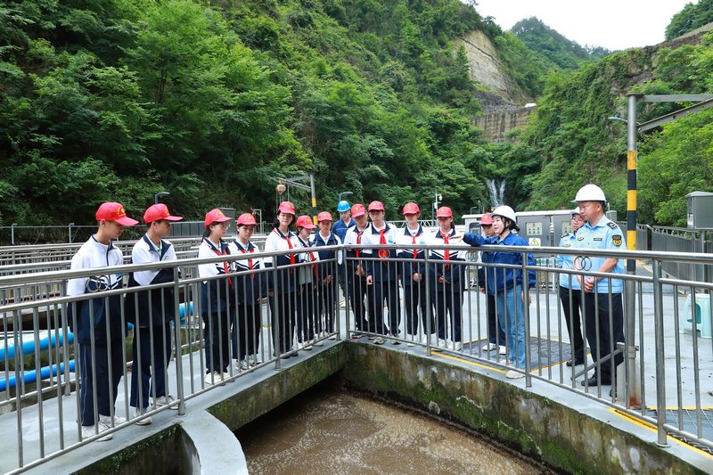  The students visited the sewage treatment plant. Photographed by Yang Jiameng