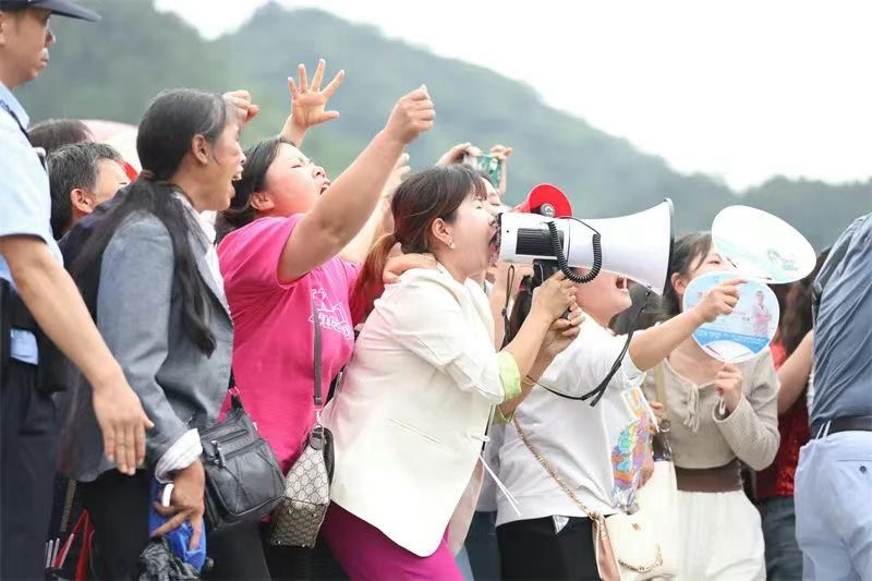 2024中国传统龙舟大赛在贵州铜仁碧江举行