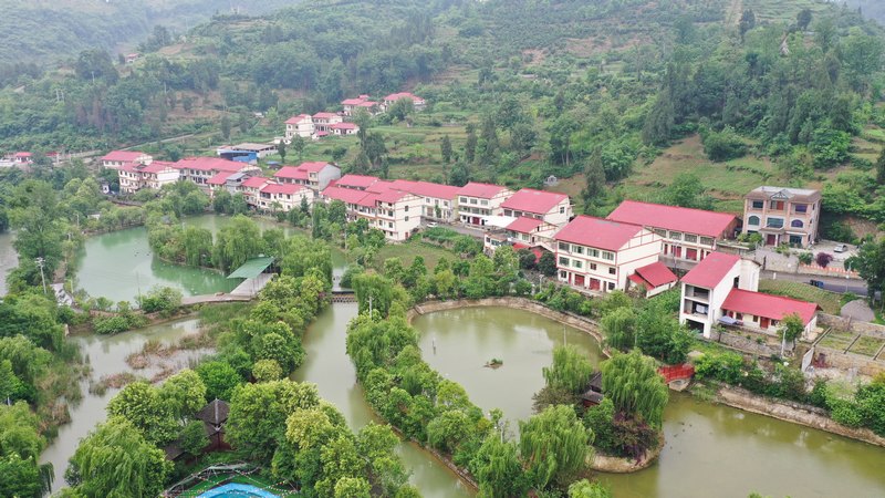 五马镇协农村。余甚君摄