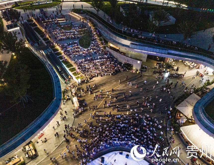  Aerial photography of the roadside concert of Guanshan Lake. Photographed by Yang Qian on people.com.cn