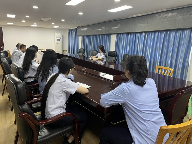  The Shabaobao Branch of Duyun Municipal Taxation Bureau carried out the picture of "morning meeting and morning class" every week.