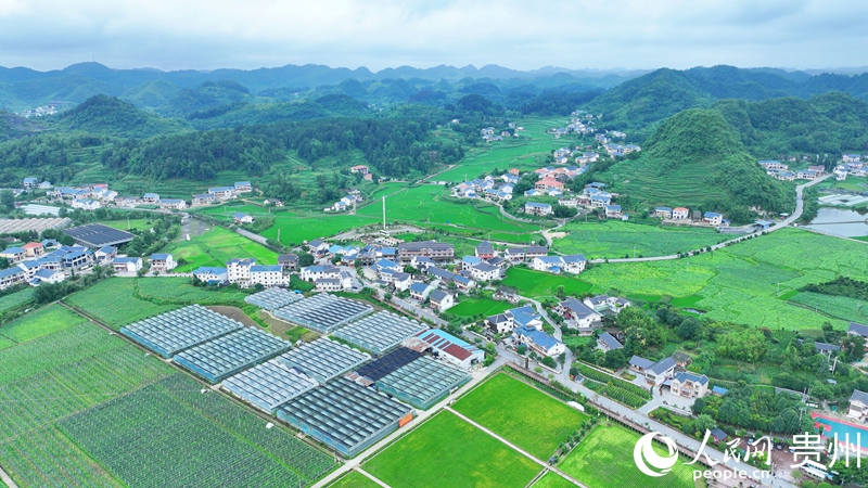 6、花茂村路旅融合，展现乡村振兴新面貌。人民网 顾兰云摄