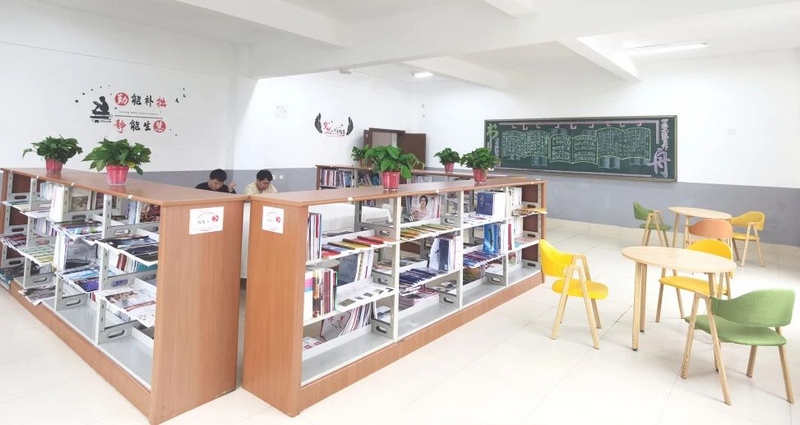 西校区5栋“三长制”楼栋“闲趣谷”阅览室。