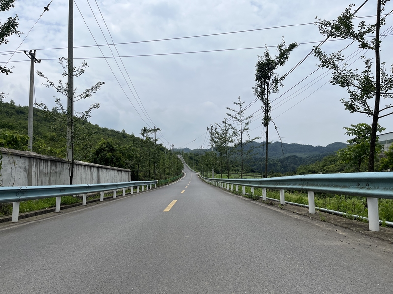 1、农村公路。