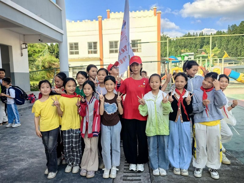传爱筑梦 共建台里。