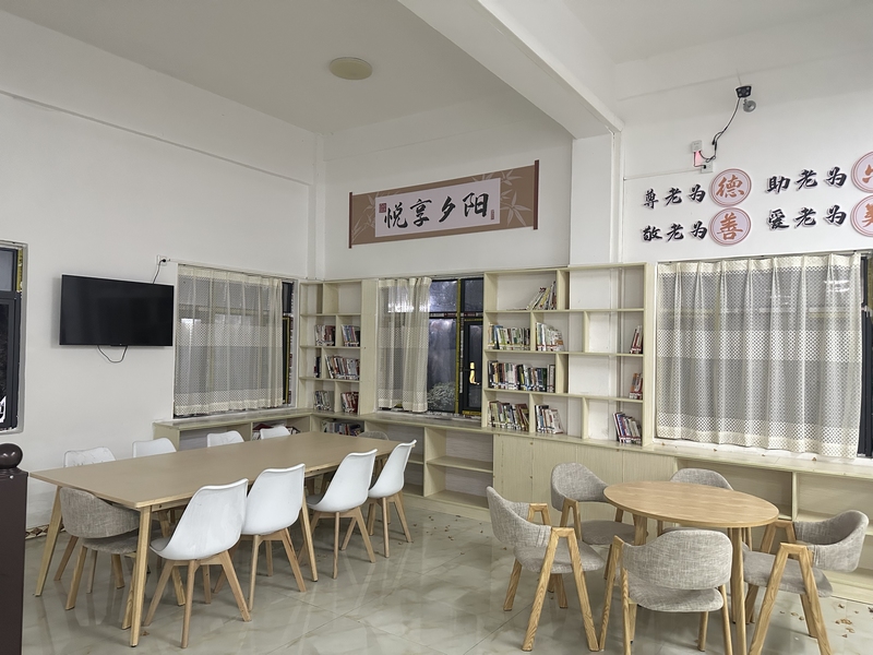 龙井镇职工服务综合体书画室。