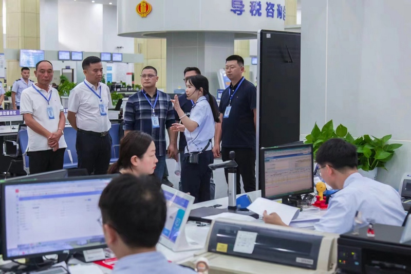 贵州黔西南签订“税联商企”合作协议。