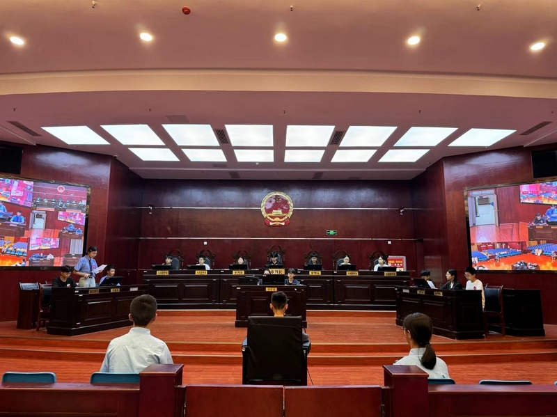 “模拟法庭”庭审现场。