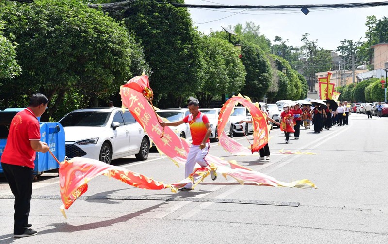 3 方阵队伍沿街巡游