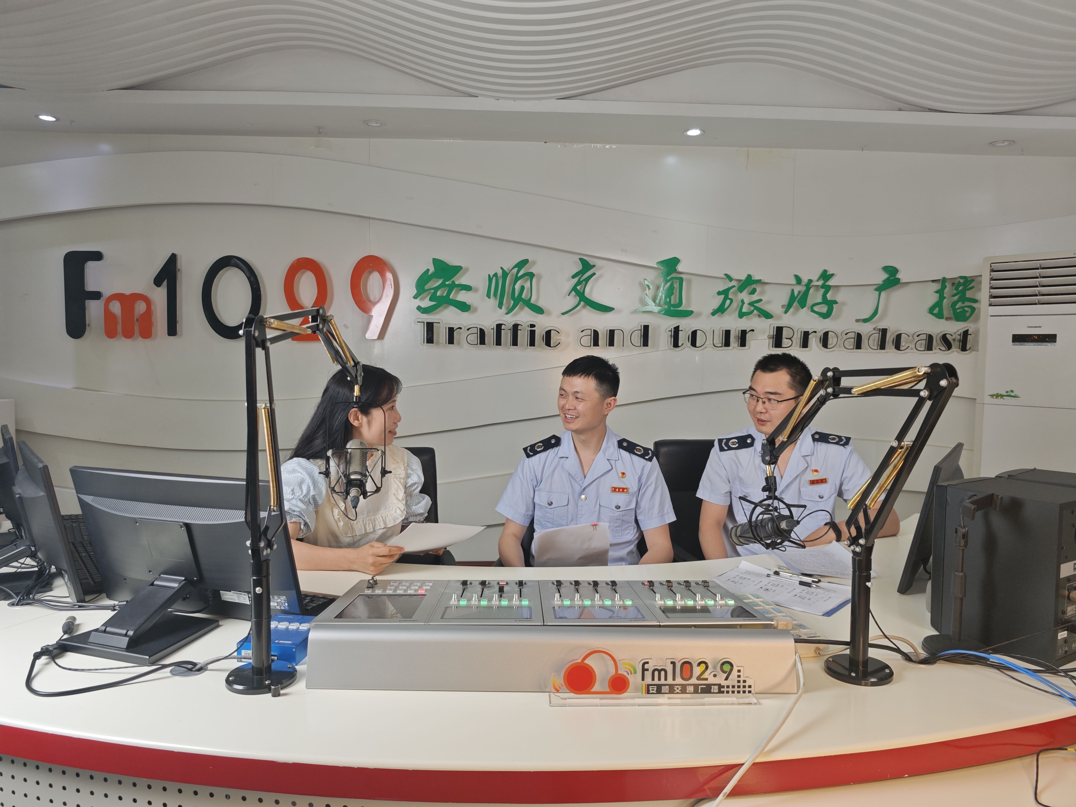 1029直播间“书记说税”现场