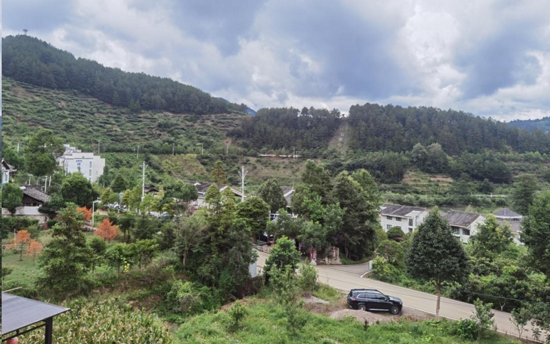南江乡村庄美景。