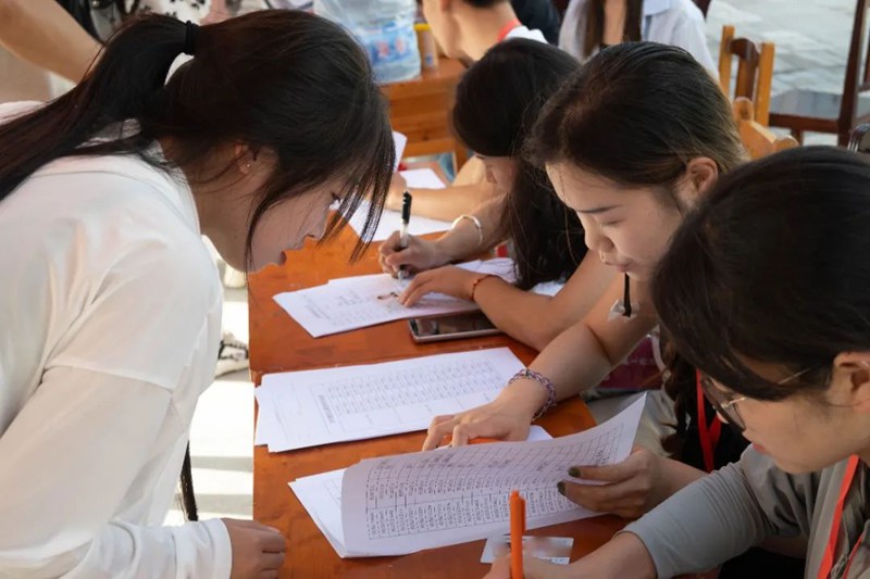 开学季！贵州中医药大学迎来新生。