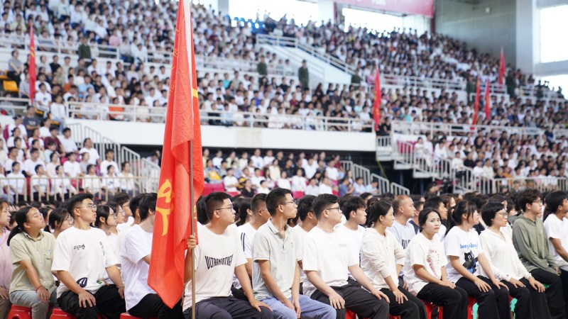 3.贵州大学2024级研究生新生“开学第一课”现场。