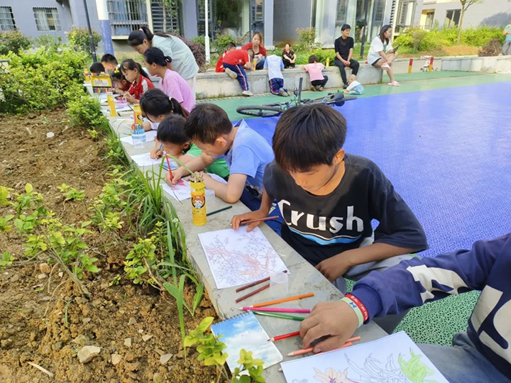 打造家门口的“温馨乐土”。