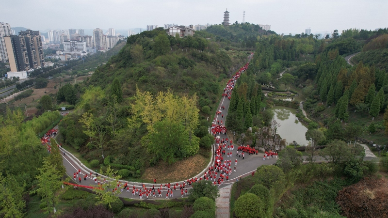 此次活动不仅丰富了老年人的文化生活，也增强了他们的身体素质和心理健康。查姜维摄