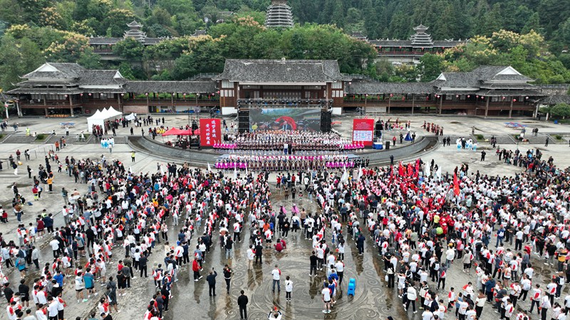 運動會開幕式現場。