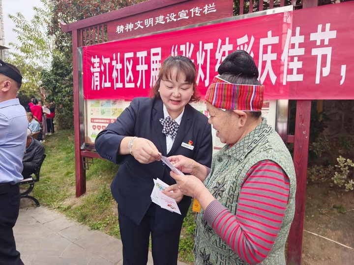 图为耐心的答疑解惑。