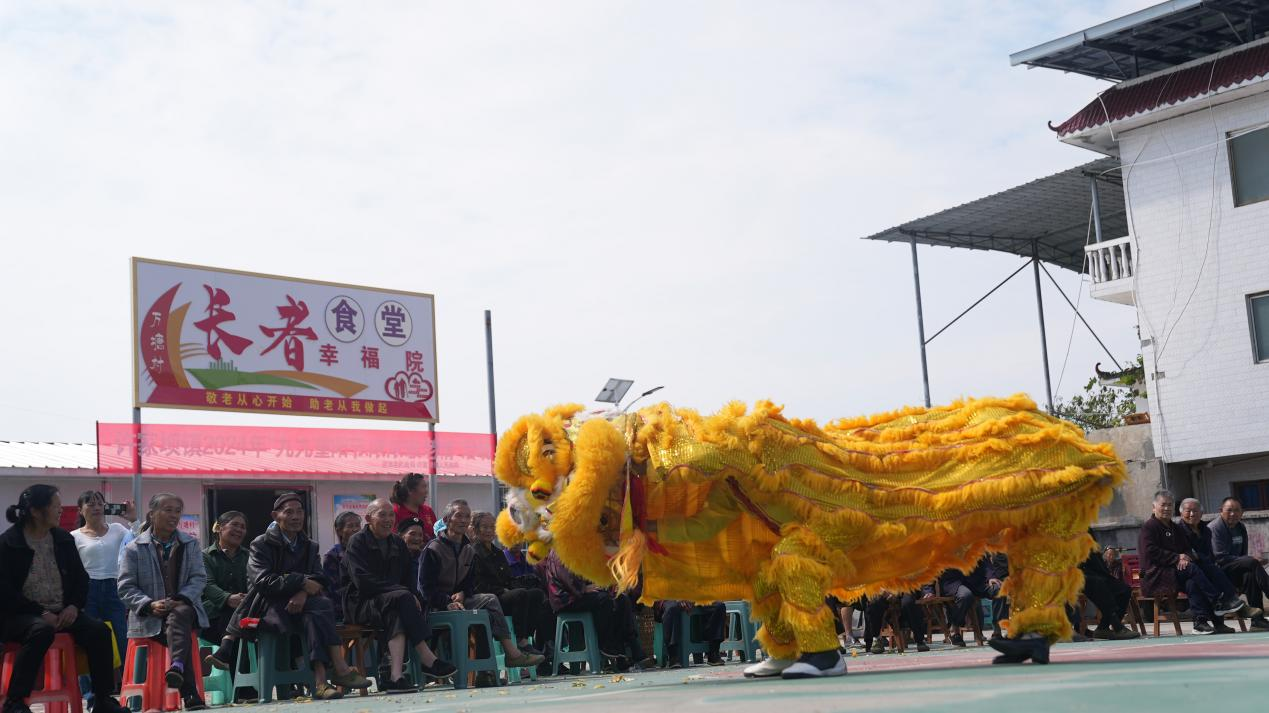 思南县许家坝“长者食堂”里的幸福“食”光。