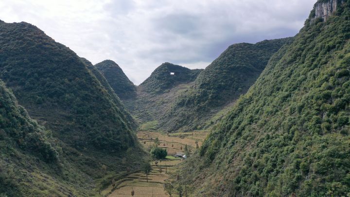 石板河村天窗山。谢永奇摄